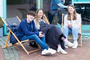 11b903a9-644e-4f8b-b24c-de3335c011de